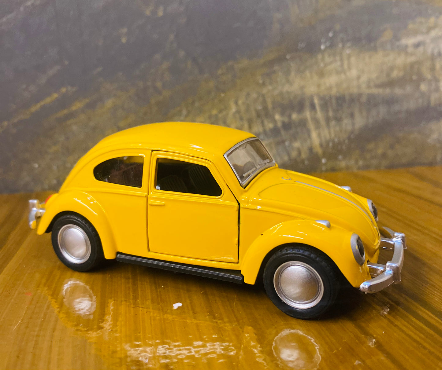 1:36 Beetle Metal Body Yellow