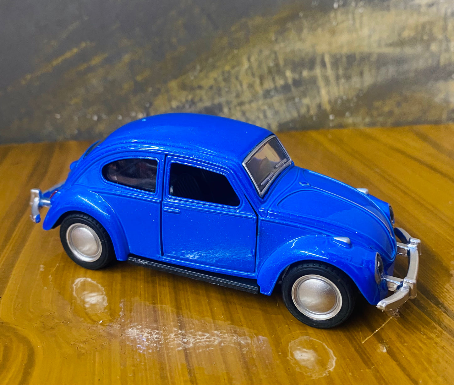1:36 Beetle Metal Body Blue