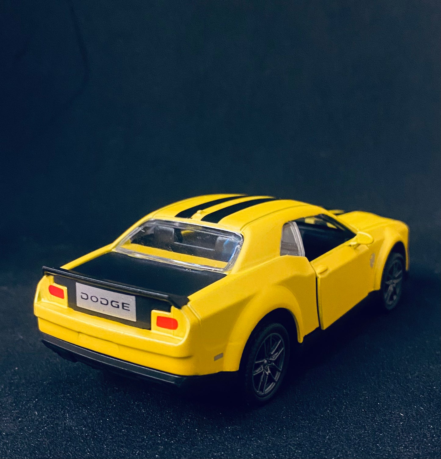 1:43 Metal Dodge Challenger