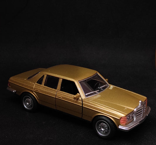 1:36 Mercedes Benz W123 Metal Diecast Car (Gold)